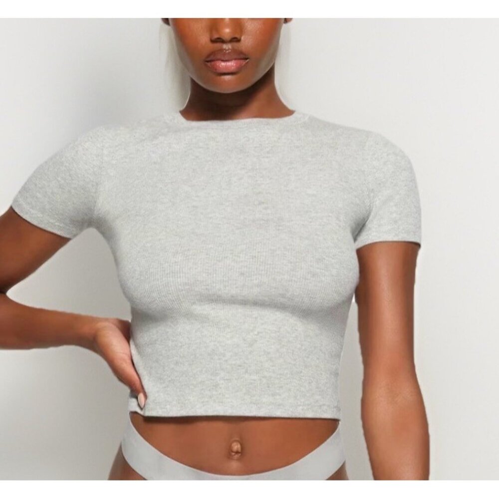 SKIMS Women’s L/XL Cotton Rib T-Shirt Cropped Short Sleeve Top Light Gray